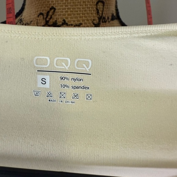 Elegant Cream Long Sleeve Crop Top - Picture 6 of 7